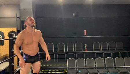 Giant Beauty takes on Barefoot Dick