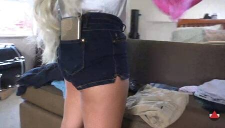 House Maid Wants Footjob for payment