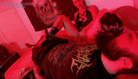 Jae Lynn Piggs in Foot Smothering, Cock Sucking, Sensual Handjob Heaven