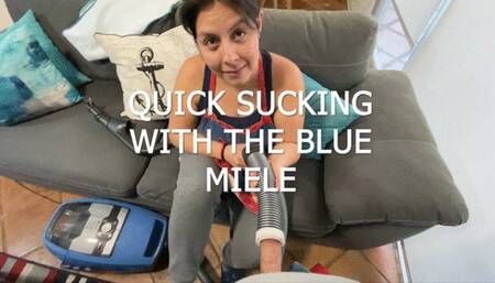 QUICK SUCKING WITH THE BLUE MIELE