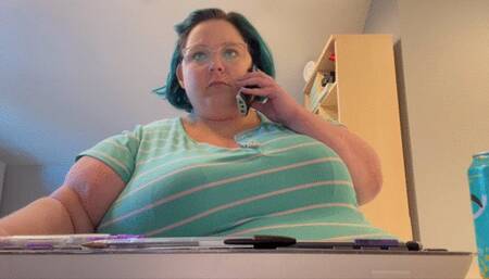 Celia the Giantess at Work - MOV