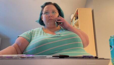 Celia the Giantess at Work - MP4