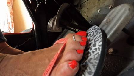 Cold Start Cranking & Driving with Close Up on the Pedals