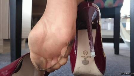 my tights have very dirty soles 2 HD wmv 1920x1080