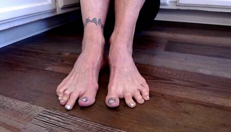 Toe Spreading Silver Toenail Polish