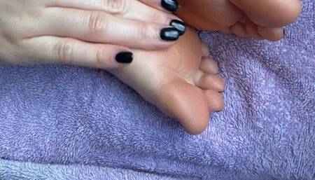 Watch me massage my feet with aquaphor