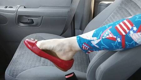 Dipping and Dangling in Michael Kors Flats!