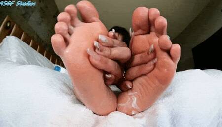 Karisma lotion fun! - MOV