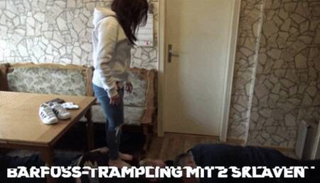 Barfuss Trampling mit 2 Sklaven