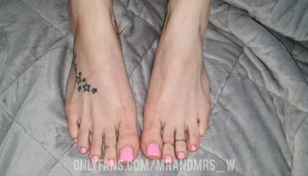 Mrs W - Morning Footjob Tease With Cumshot