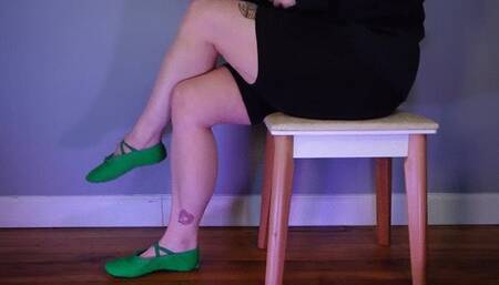 Leg Cross Ignore in Green Ballet Slippers MP4 1080