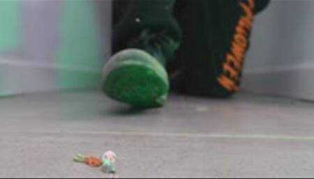 Giantess Crushes Little People with Muddy Converse WMV 720