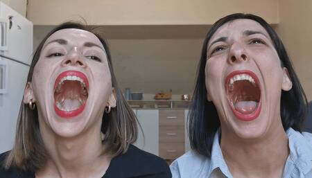 who has a bigger and wider mouth