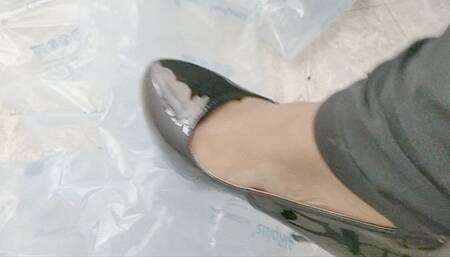 stomping plastic in heels
