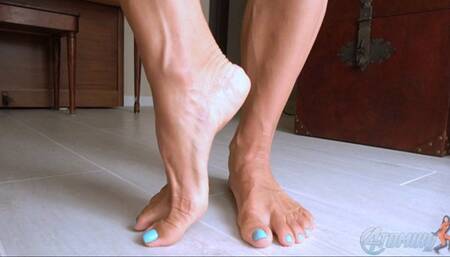 CLOSER VIEW FEET - HD