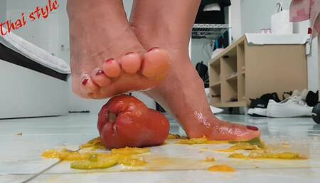 Muai barefoot fruit crush