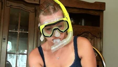 Reading With Diving Gear HD-720