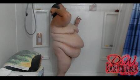 BBW Kelly Queen Takes a Hot shower and shaves her legs! AVI