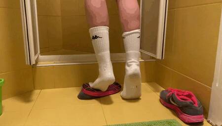 KIRA IS TAKING A SHOWER AFTER HER RUN - MP4 Mobile Version