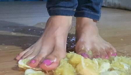 Fruit squashing w my feet