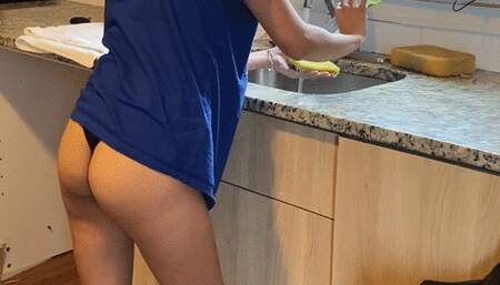 Cleaning Kitchen w my Asshole exposed