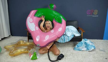 Bunny Inflates New Pool Toys w Pump HD WMV (1920x1080)