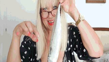 I love raw fish for breakfast MP4(1280x720)FHD