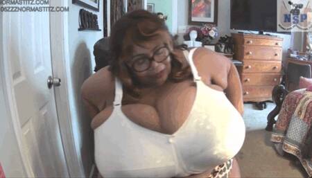 NORMA STITZ THE BIKINI TOP, HUGE WHITE BRA, HUGE TITS    MP4 FORMAT