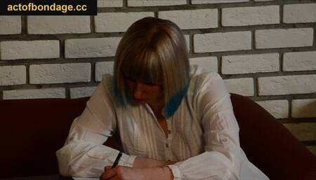 A fetish model interview - English subtitles