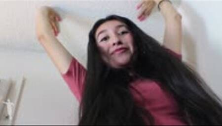 Lolitta Grows Into A Giantess