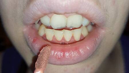 I put an orange lipstick