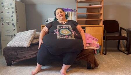 Celia's 3-Way Vore - MP4