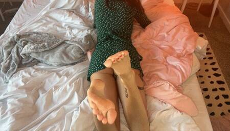 596 Ass and Feet Worship and Ignore