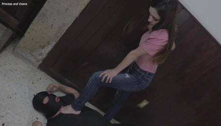 Melissa's leisure time trampling WMV