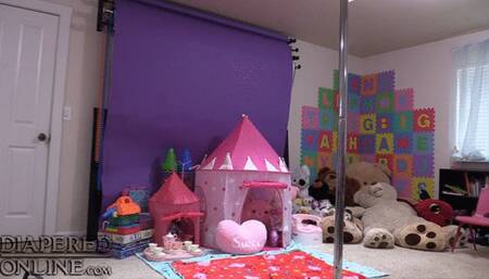 Samara - Diaper & Hoodie Pole Dancing