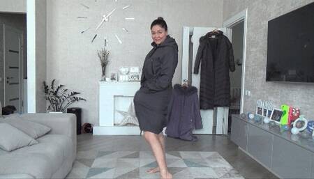 ZIPPERING WITH FOUR DOWN JACKETS