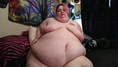 GIANT BELLY SHAKE AND SLAP