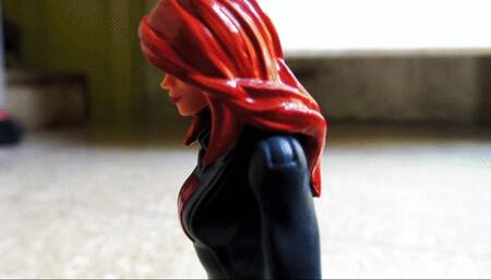 Giantess vs superheroine