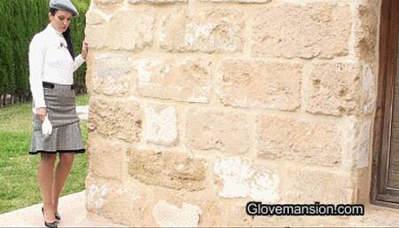 Retro Gloved Smoking (MP4)