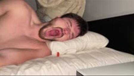 macrophilia vore - giant accidentally swallows tiny