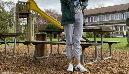 CIGARETTE CRUSH AND SHORT BREAK KIRA - MOV HD