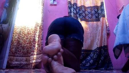 Holy Church Girl Fare Angle’s Wrinkled Soles Crossed From Behind in Style