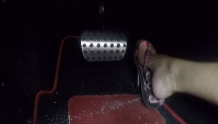 Roxy flip flops and hot pink toes high archs PEDAL PUMPING