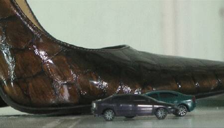 StilettosToyCarCrush (MP4)