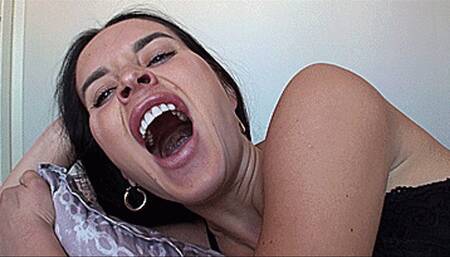 Mega mouth yawns! (1920x1080 FULL HD) WMV