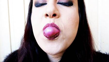 Satisfying chewing and sticky bubbles with my bubblegum