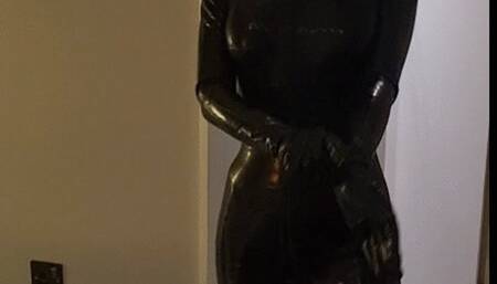 strip from catsuit to neoprene wetsuit and but plug and gasmask cum in bath