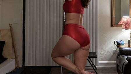 Strip Tease, Heavy on the Tease