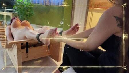 Kitzelfolter 3 - GERMAN