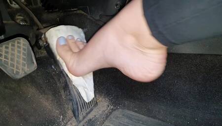 Hard Rev in Honda with Cheese on Pedal WMV